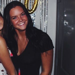 Meet your Posher, Olivia